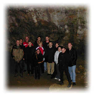 Einhornhöhle: Besucher in der Blauen Grotte